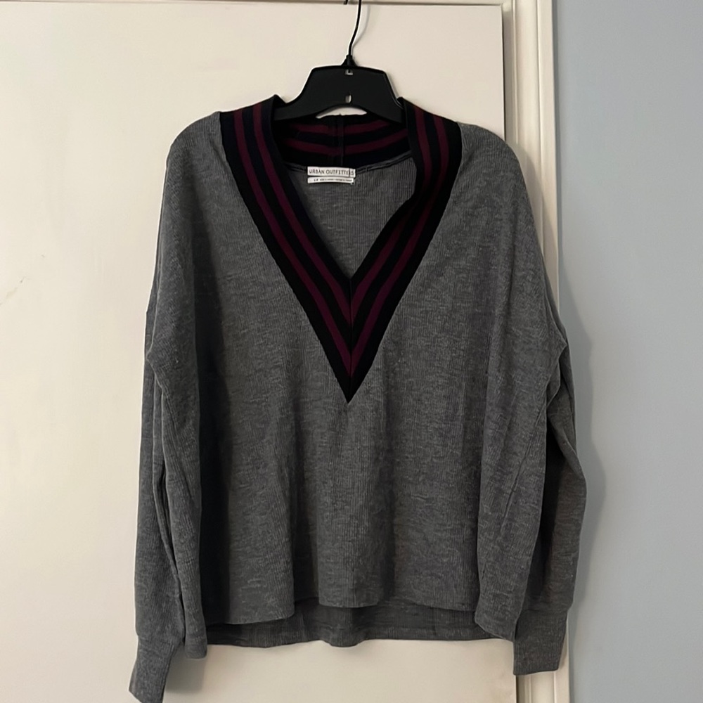 V-neck Urban Outfitters Sweater